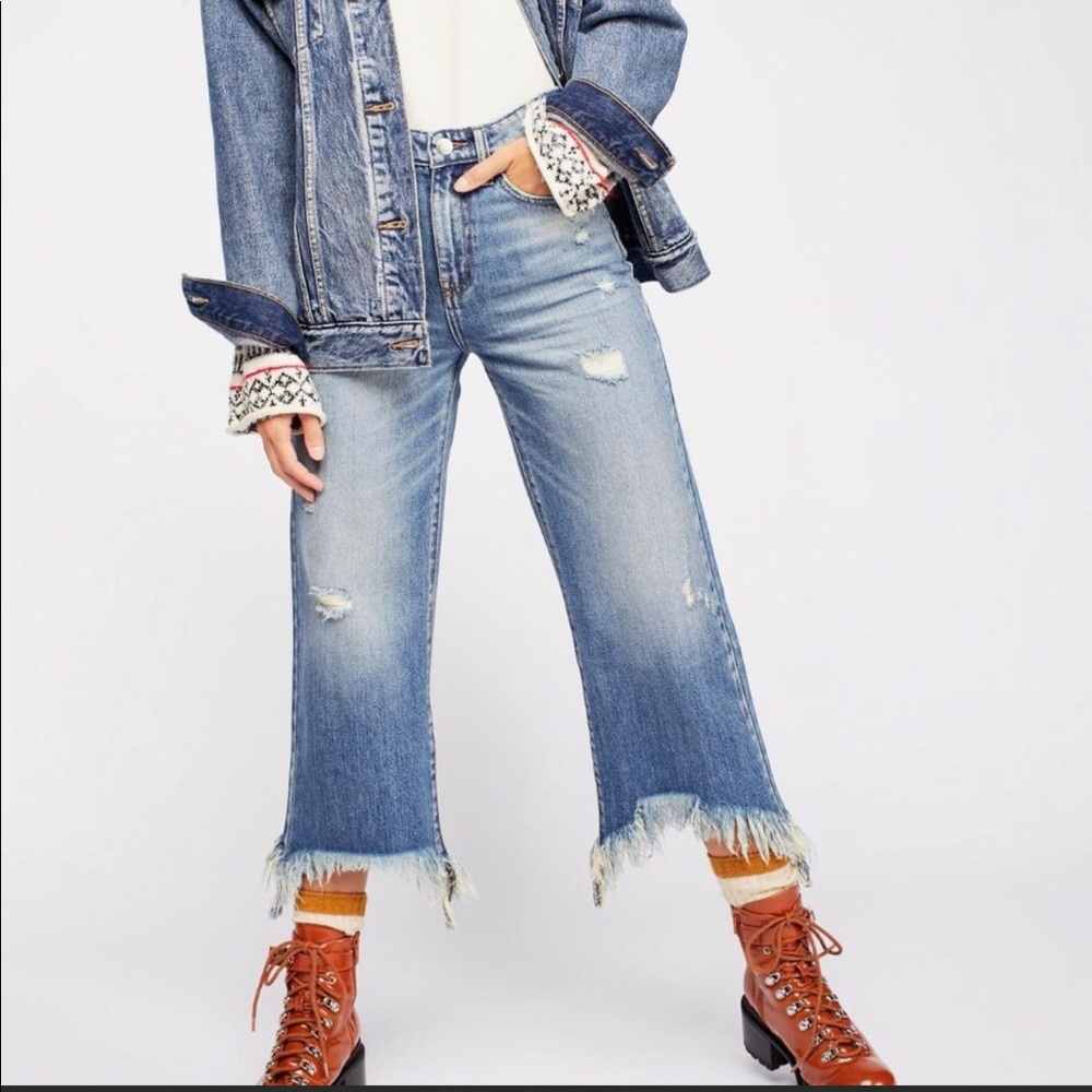 NWT Lee Vintage Modern Wide Leg Distressed Jeans